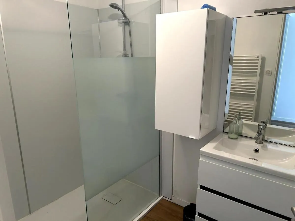 شقة Appartement Rdc A La Campagne Virac